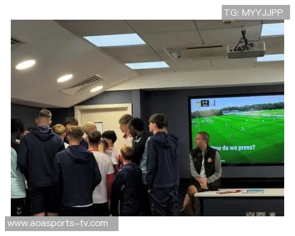 于大宝三周英格兰学习之旅:探索足球文化与技战术的全新视角 于大宝三周英格兰学习之旅:探索足球文化与技战术的全新视角