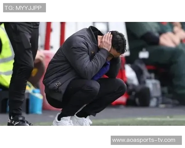 记者评论拉爵对阿莫林的三年承诺荒谬昨年九月无人支持滕帅下课 记者评论拉爵对阿莫林的三年承诺荒谬昨年九月无人支持滕帅下课