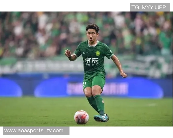 国安球迷机场送别塞蒂恩张源泪洒离别情深