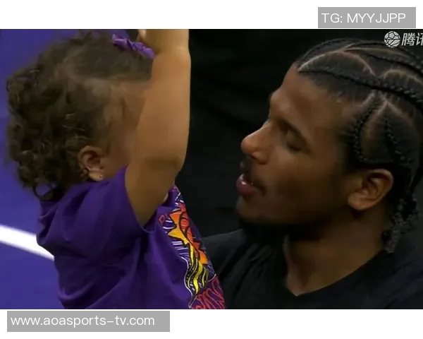 杰伦格林赛前积极热身投篮训练中展现笑容复出在望