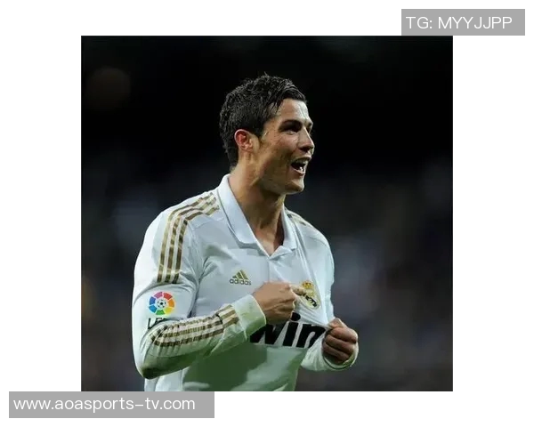 圆梦时刻索博赛后终于如愿获得偶像C罗的球衣之前换球衣时遗憾未能成功