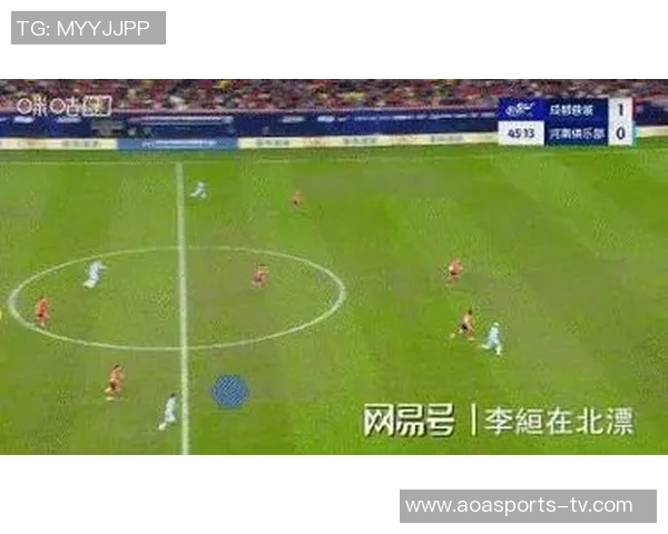 蓉城后防失误致失球广岛球员抓住机会扳平比分