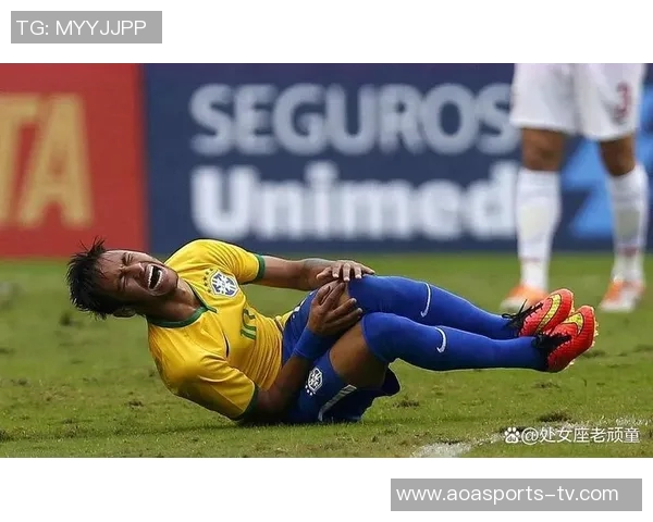 内马尔拼尽全力带伤出战90分钟赛后紧急冰敷膝盖伤处 内马尔拼尽全力带伤出战90分钟赛后紧急冰敷膝盖伤处