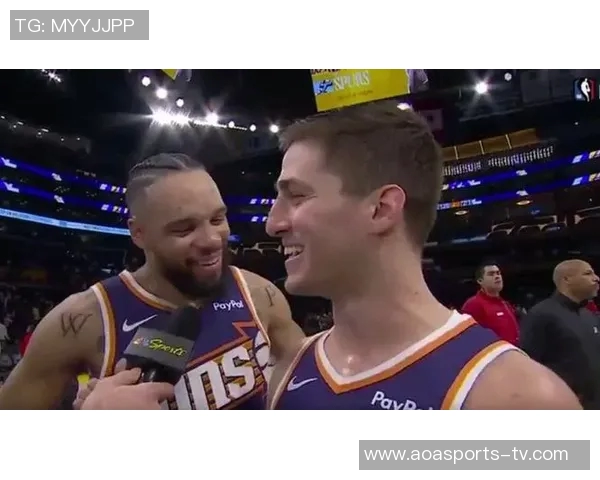 外线双星闪耀狄龙三分全中阿伦稳健发挥助力球队上半场表现 外线双星闪耀狄龙三分全中阿伦稳健发挥助力球队上半场表现