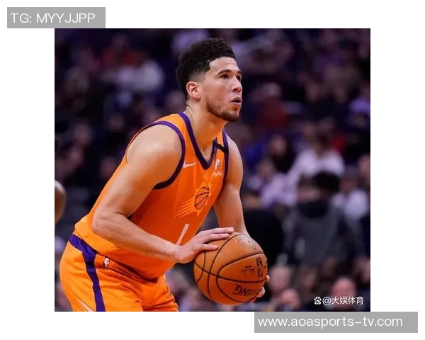 布克谈防守经验与平衡技巧展现自信心态